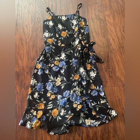 Xhilaration XS ruffle wrap Dress - Picture 1 of 7